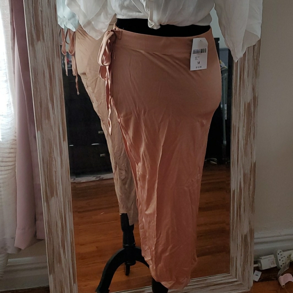 Sexy summer skirt with slit NWT